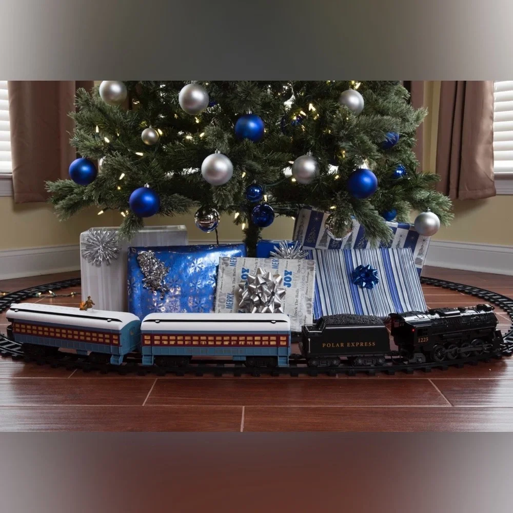 Lionel Polar Express G-Gauge Train Set, Like New with box